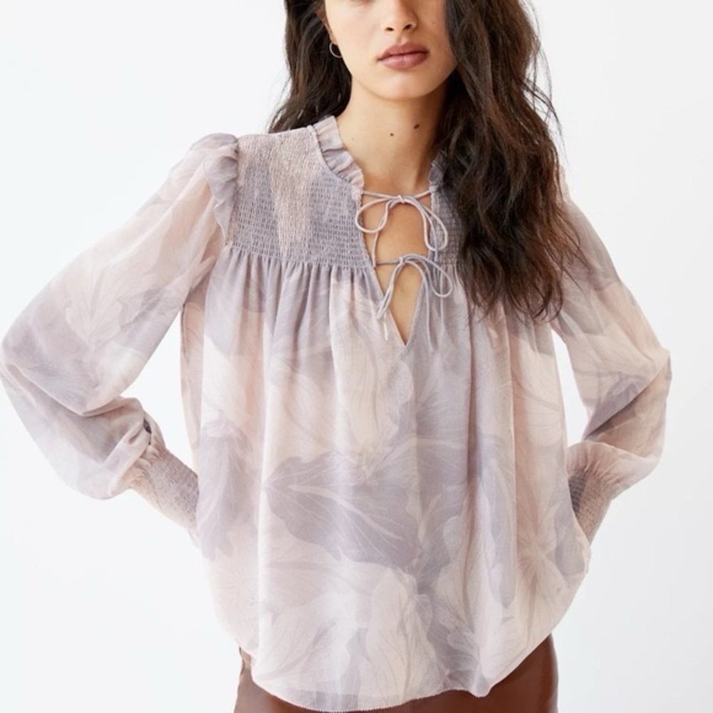 Aritzia Wilfred Castello Chiffon Ruffle Long Sleeve Blouse Size S Smocked Bodice